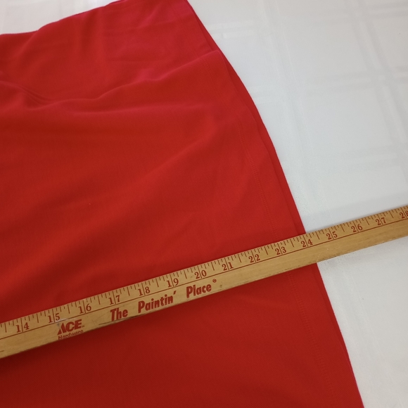 Nwt Alfred Dunner top, color is actually a reddish/fuchsia pink - Picture 4 of 6